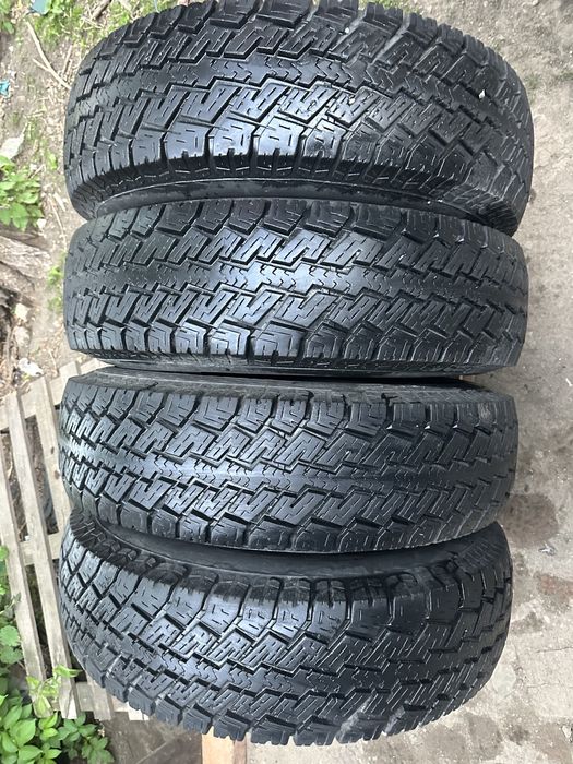 Шини болотні 235/85 R16 або 265/75 R16 резина на джип Р16