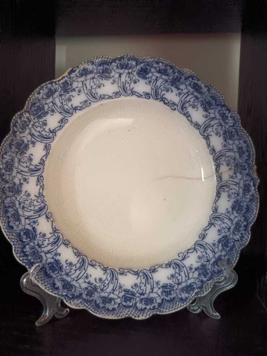 Vários Pratos Decorativos antigos