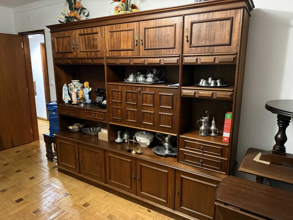 Estante/Móvel de sala grande em madeira