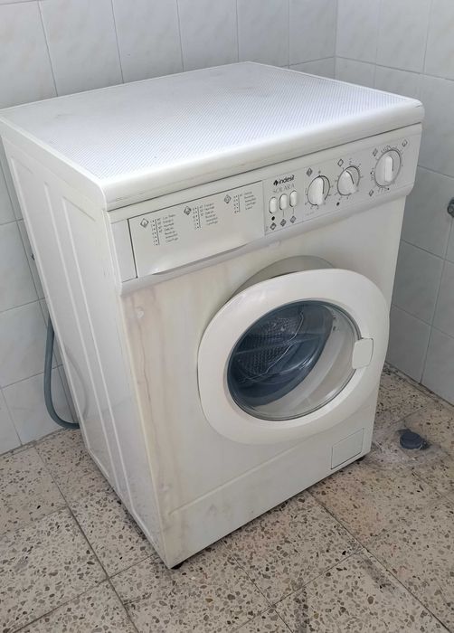 Máquina lavar e secar roupa Indesit