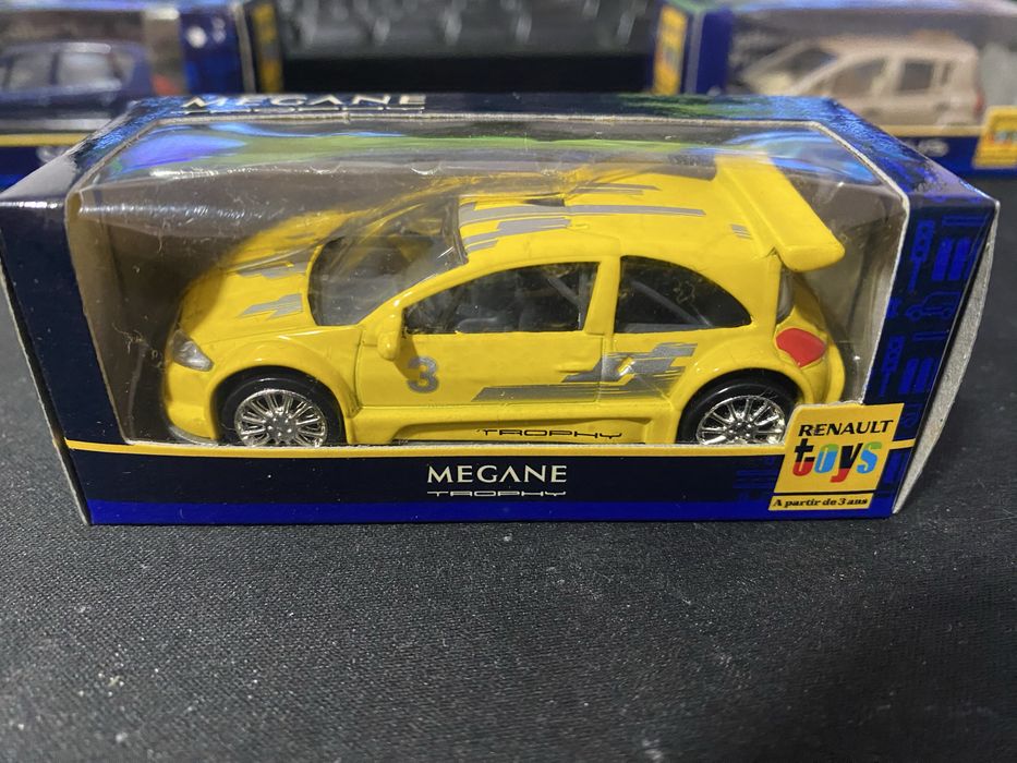 Miniaturas 1:64 Renault