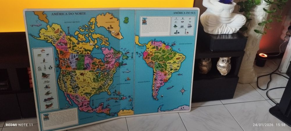 Livro gigante Atlas do Mundo