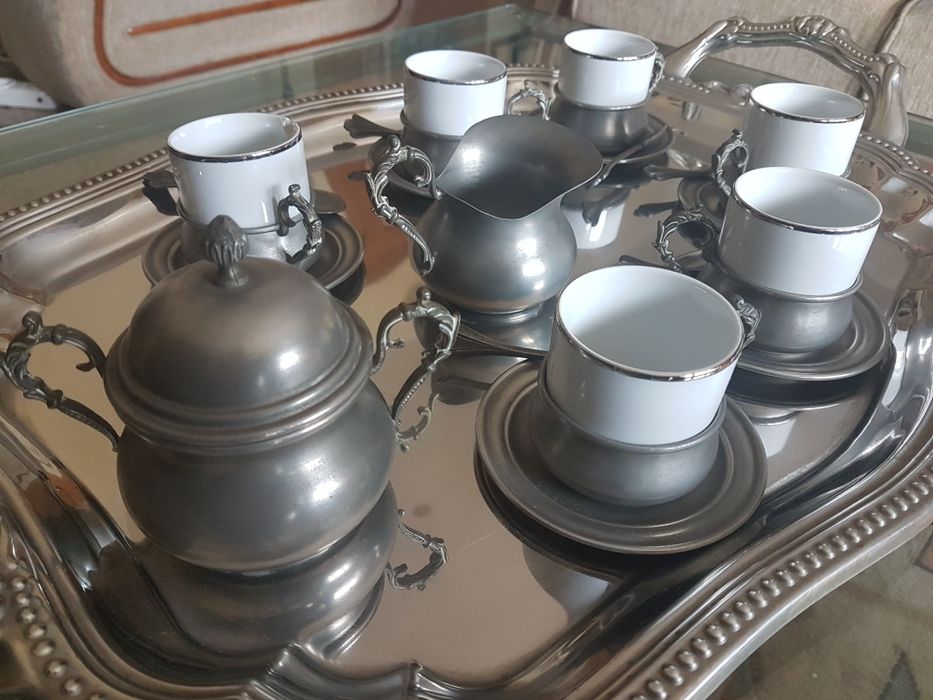 Serviço de café em estanho