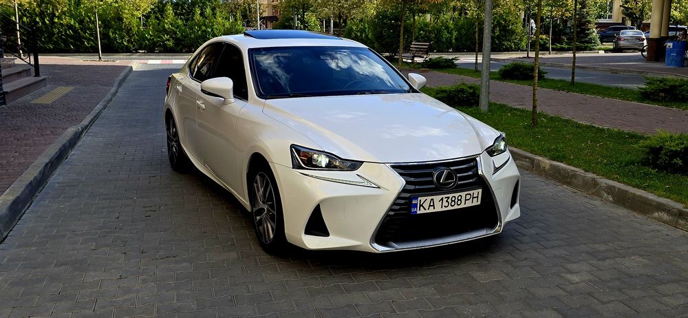 Lexus is300 2.0 2017 ідеал