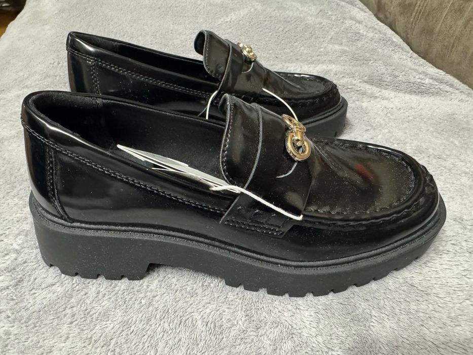 Лофери  Zara на дівчину 34 р ,35р