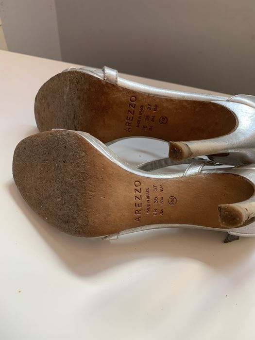 Sandalias Arezzo prata