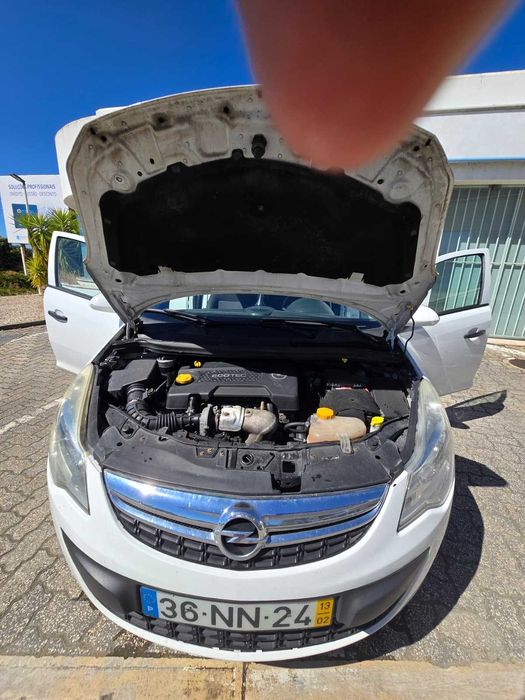 Opel Corsa 1.3 CDTI – 5 portas – 2013 – Revisão completa feita agora