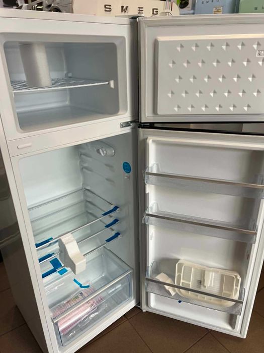 Lodówka Amica zamrażalka u góry 211 l | 144 cm super na działkę