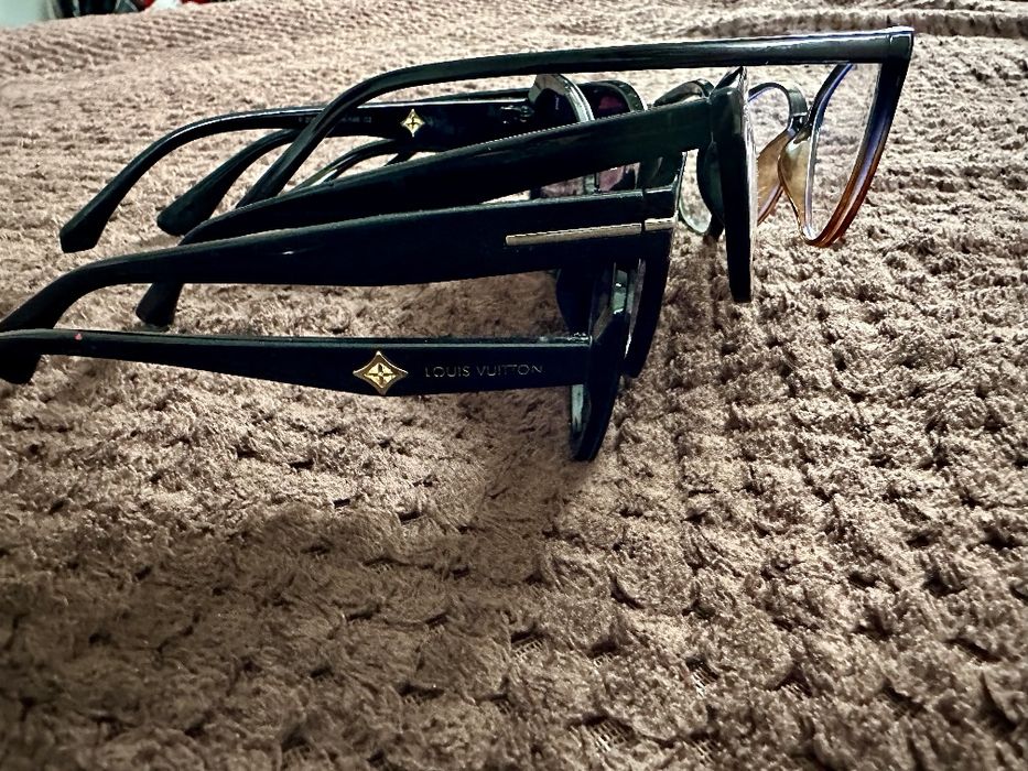 Сонцезахисні окуляри. Очки. Окуляри.