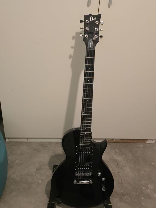 Guitarra Eléctrica ESP LTD EC- 10 BLK