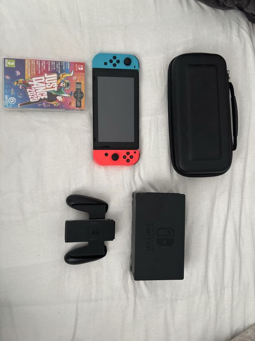 Nitendo switch 1,gra  just dance oraz etui