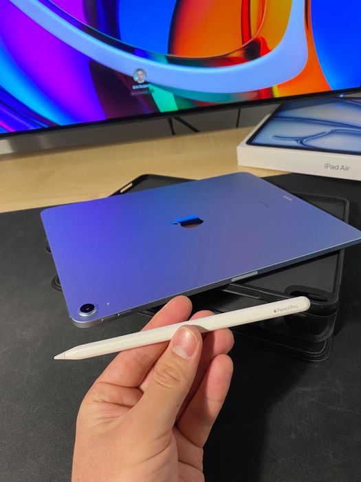 Apple iPad Air 13" M2 2024 Wi-Fi 128GB Blue (MV283NF/A) + чохол ESR