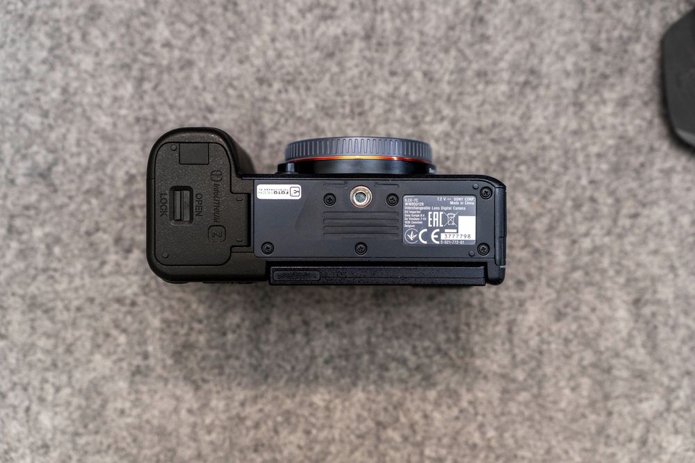Sony A7C bezlusterkowiec + klatka