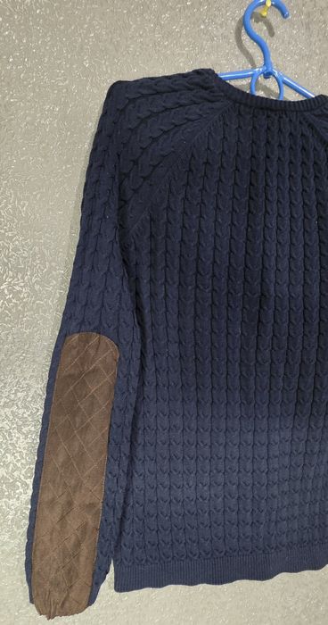 Стильний джемпер U.S. Polo Assn. у косичку з налокітниками. Розмір М.