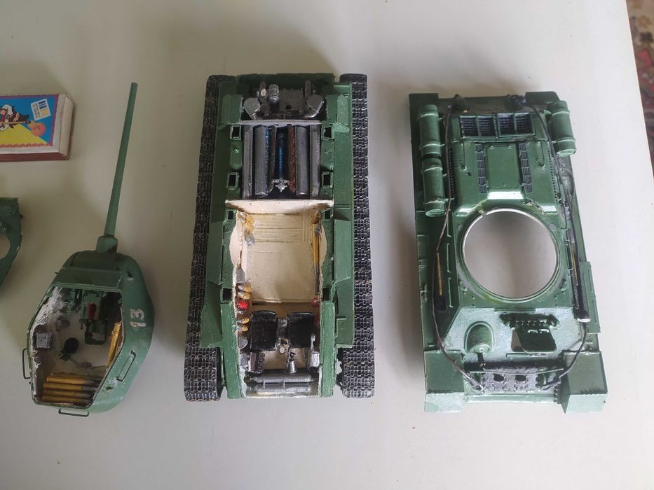 Танк Т-34-85 масштаб 1:35, рухома модель