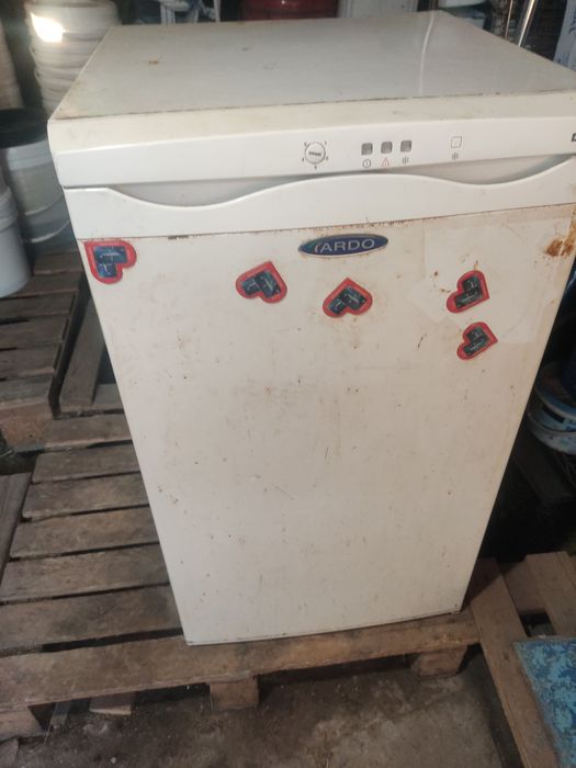 Продам морозилку Ardo