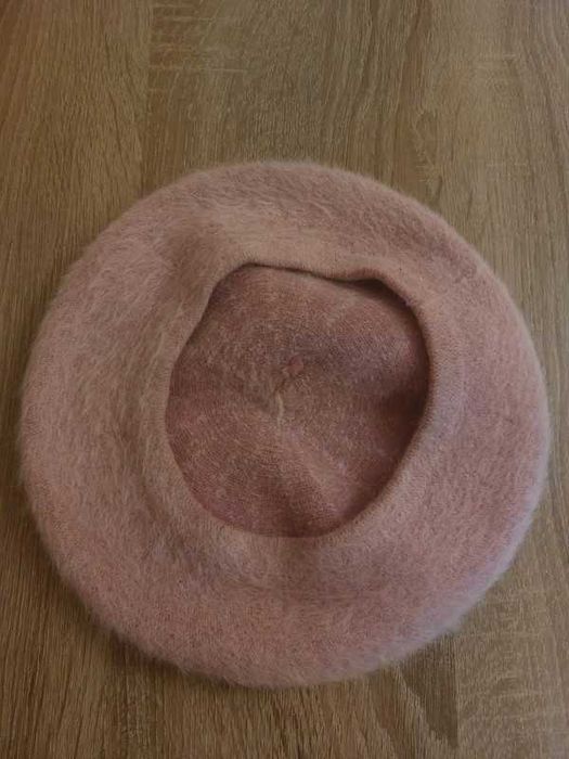 Beret damski klasyka