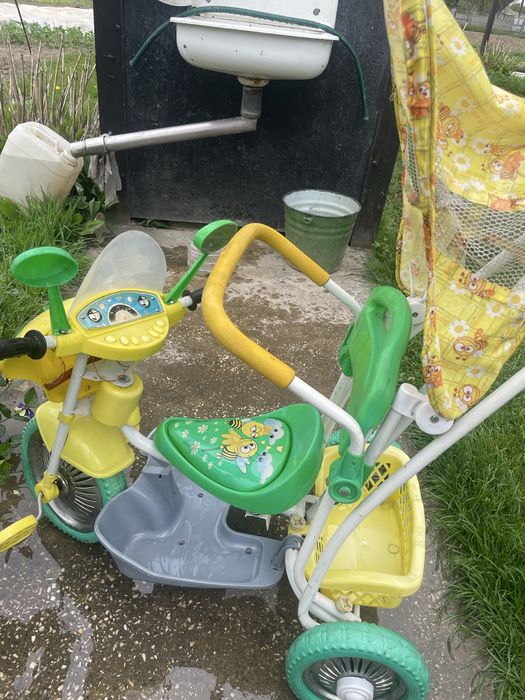 Продам велосипед коляску.
