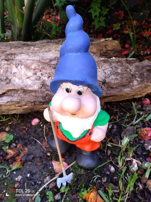 Três Gnomos de Jardim