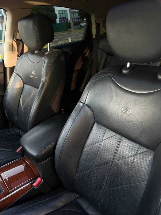 Infiniti QX70 продам в ідеальному стані