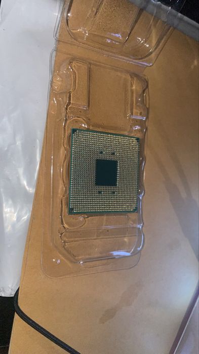 AMD RYZEN 3 2300x