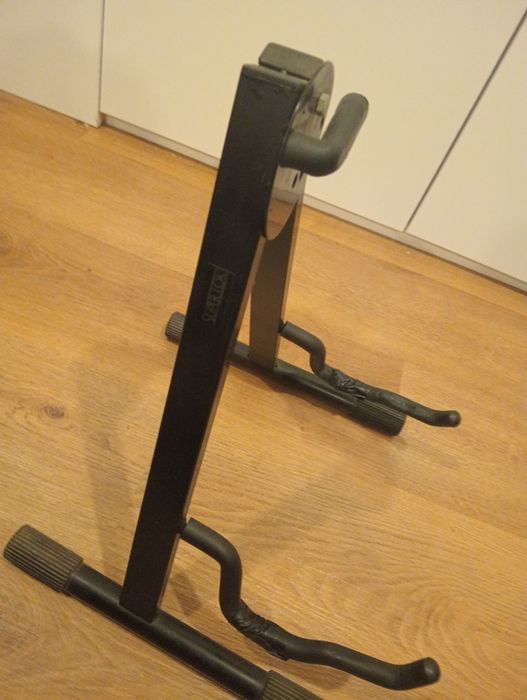 Suporte de guitarras em metal