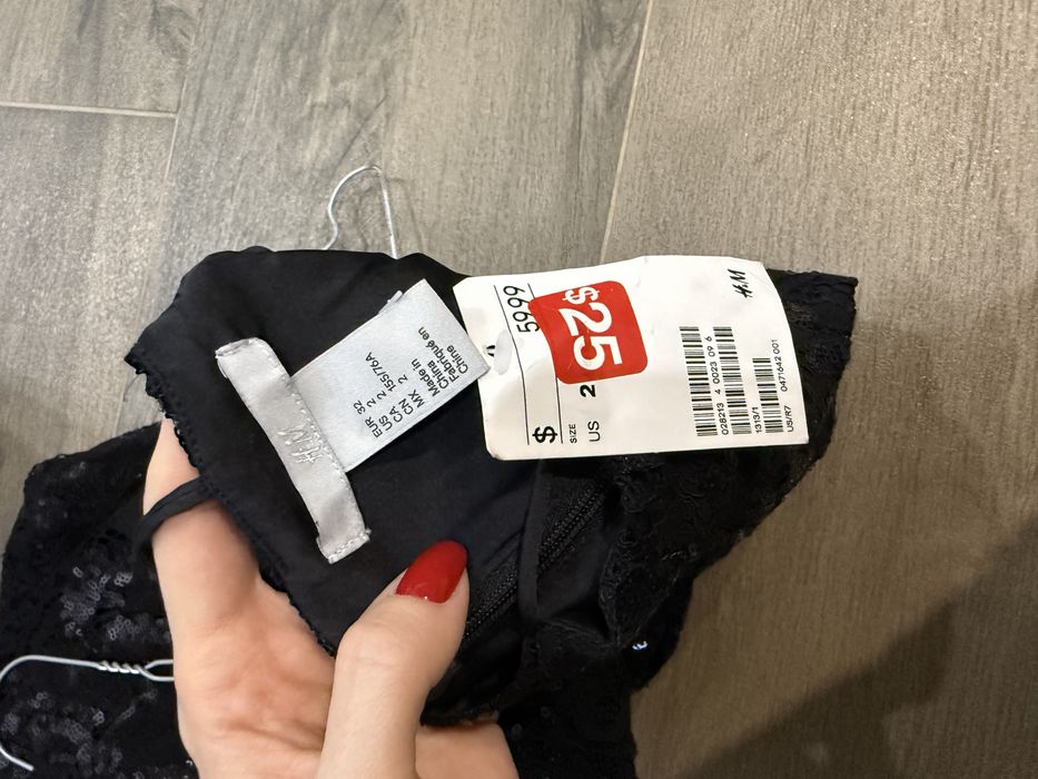 Святкове плаття в паєтки H&M