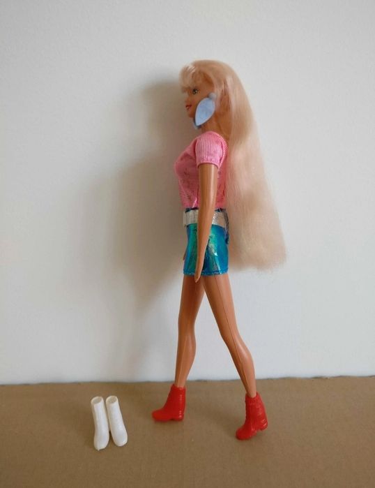 Conjunto Bonecas: Fashionista + Barbie Princesa – Roupas e acessórios