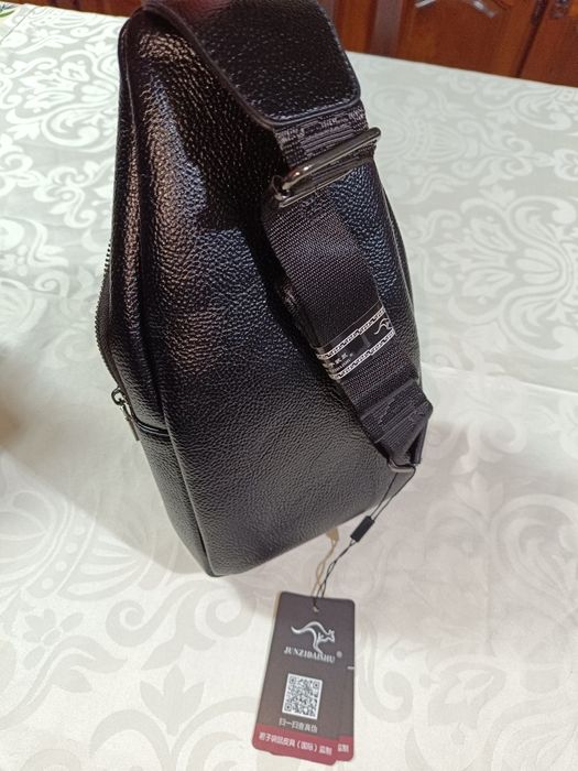 Bolsa de peito preta - Nova