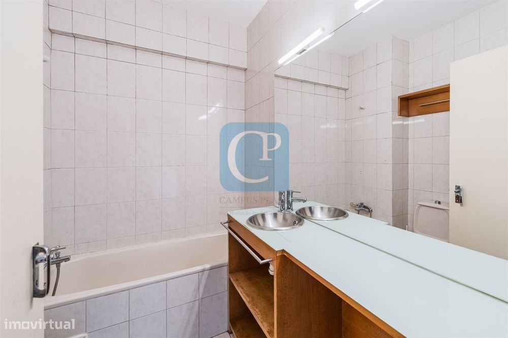 Apartamento T2+1 em Santo Ildefonso, Porto