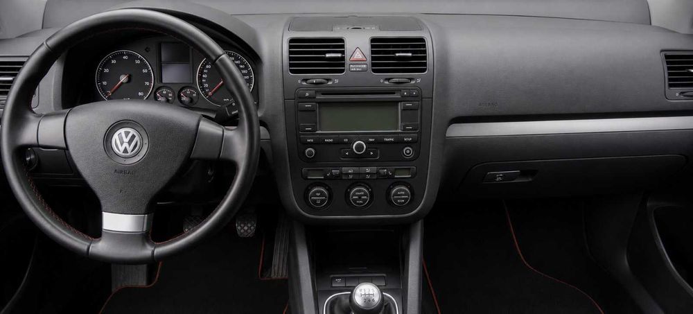 VW Golf 5 1.6 MPI безаварійний