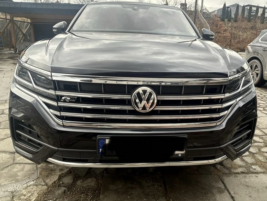 Caly przod , zderzak, lampy, maska LC9X-Touareg III