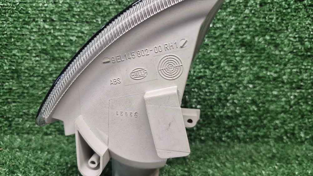 Pisca Farolim Frente Direito Opel Vectra A 1992 a 1995 Ref. 9EL.145802.001 NOVO Original HELLA