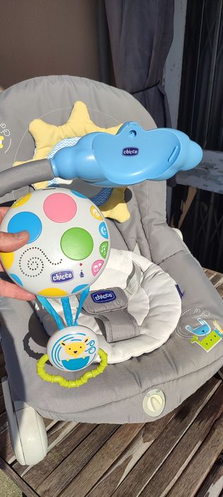 Espreguicadeira e alcofa Chicco com vibração e sons