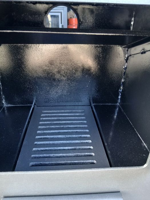 Vendo salamandra a lenha com tampo que abre para cozinhar.  Como nova.