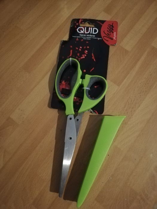 Tesoura de cinco lâminas corta legumes NOVA