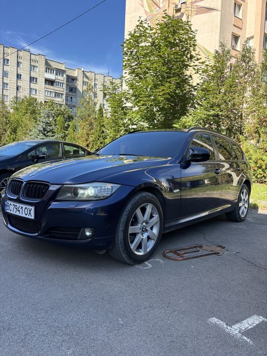 BMW e91 2010 2.0d