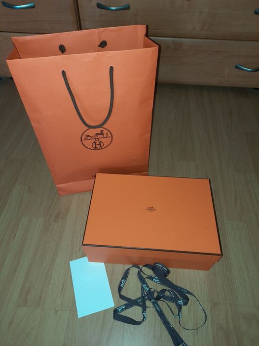 Брендові коробки, бірки