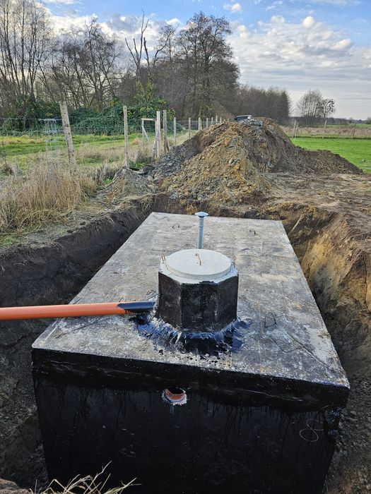 Szambo betonowe , montaż