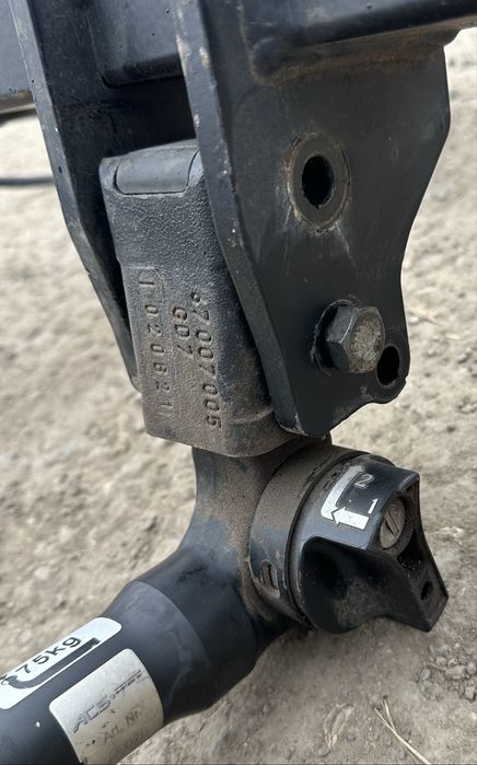 Фаркоп Mazda 3 BL 2009-2013 з зʼємним гаком