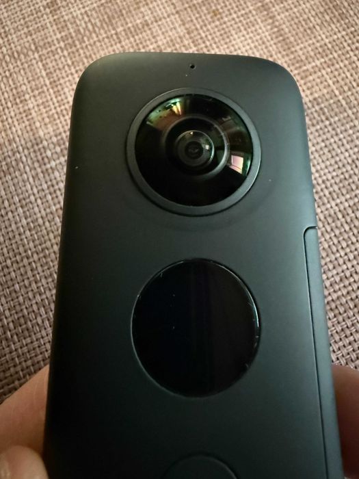 Insta 360 ONE X идеальное состояние + чехол, 2 батареи, супербонус