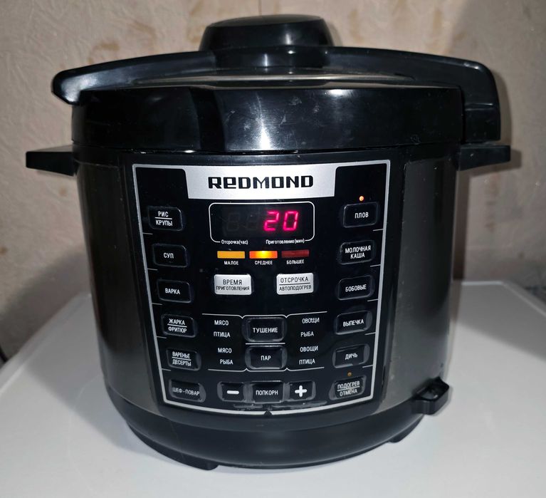 Мультиварка-скороварка REDMOND RMC-M110, 900 Вт, 55 программ, 5 л
