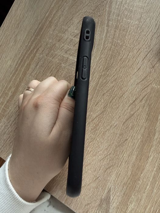 Чохол на IPhone 13