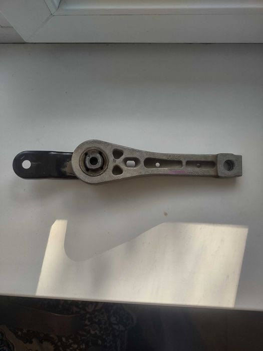 Подушка двигателя