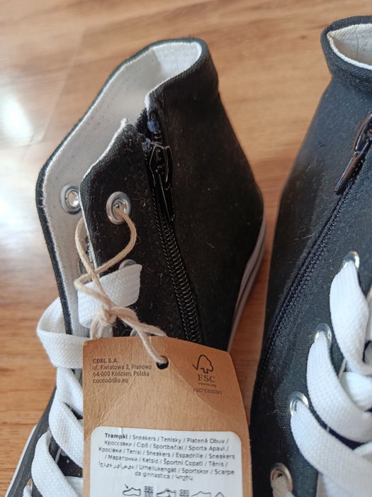 Buty na wysokiej podeszwie