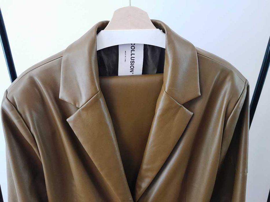 Oliwkowy garnitur damski eko skóra 42 Collusion