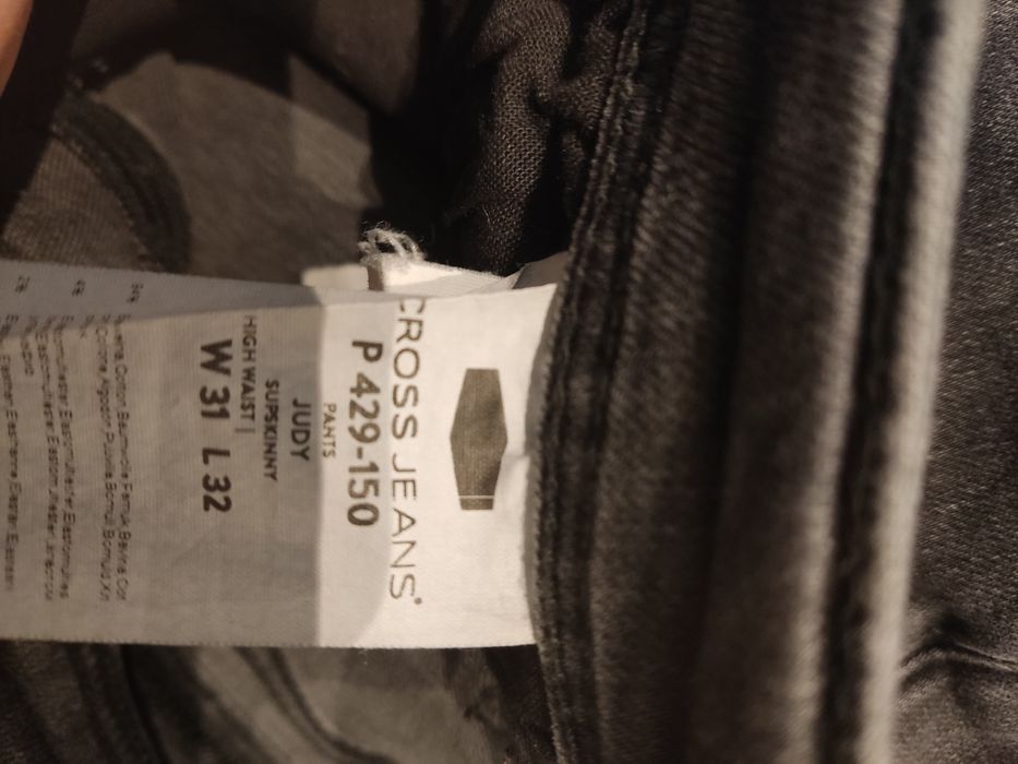 Jeansy Cross Jeans