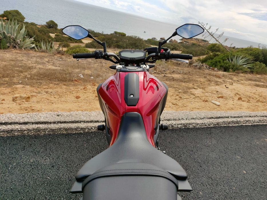 MT07 55kw/75cv ABS, vermelho/cherry red