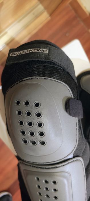 Conjunto novo de joelheira e coteveleiras !