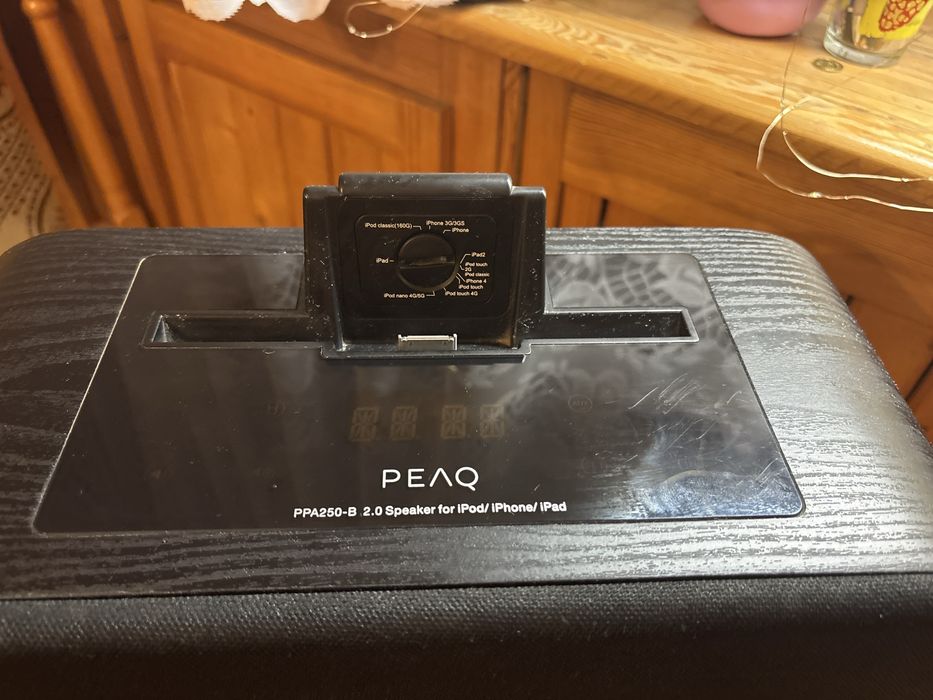 Głośnik dokujący PEAQ PPA250-B do iPod / iPhone (30-pin)